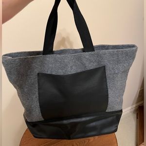 Tote travel bag